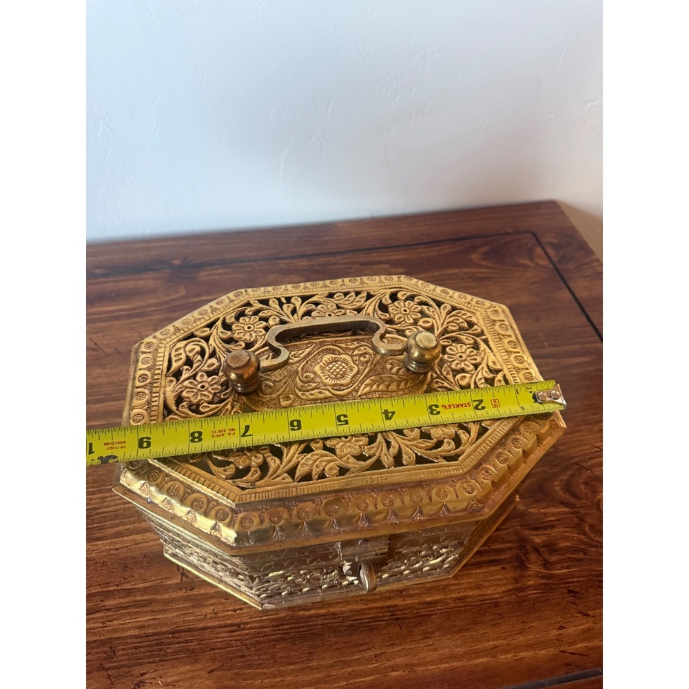 Vintage Brass Octagon Trinket Box - Ornate  Mughal Jewelry or Trinket Box - Picture 11 of 13